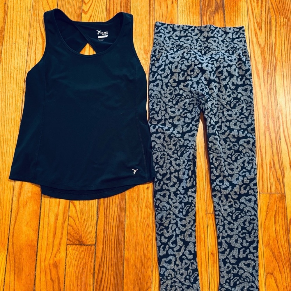 Old Navy Black Athletic Tank and Leopard Patterned Leggings Size Medium